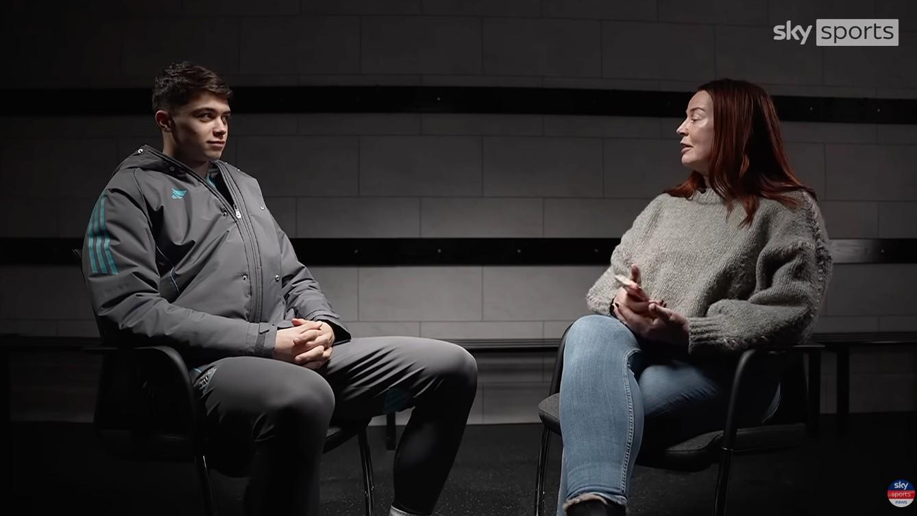 刘易斯-米利：开始有点不习惯踢边后卫，现在已逐渐找到感觉